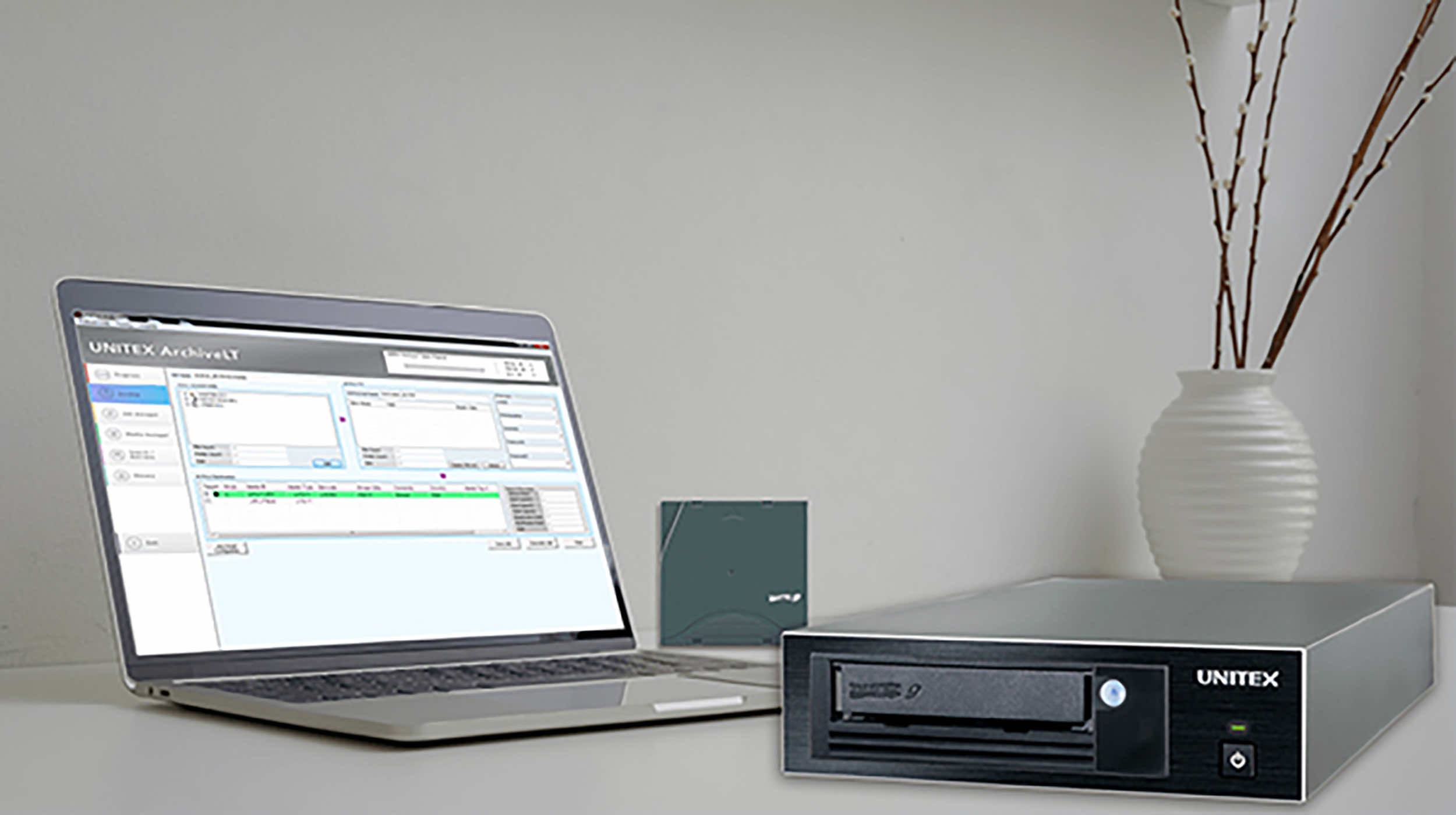 UNITEX LTO is the only LTO drive in the world that connects directly via a USB port